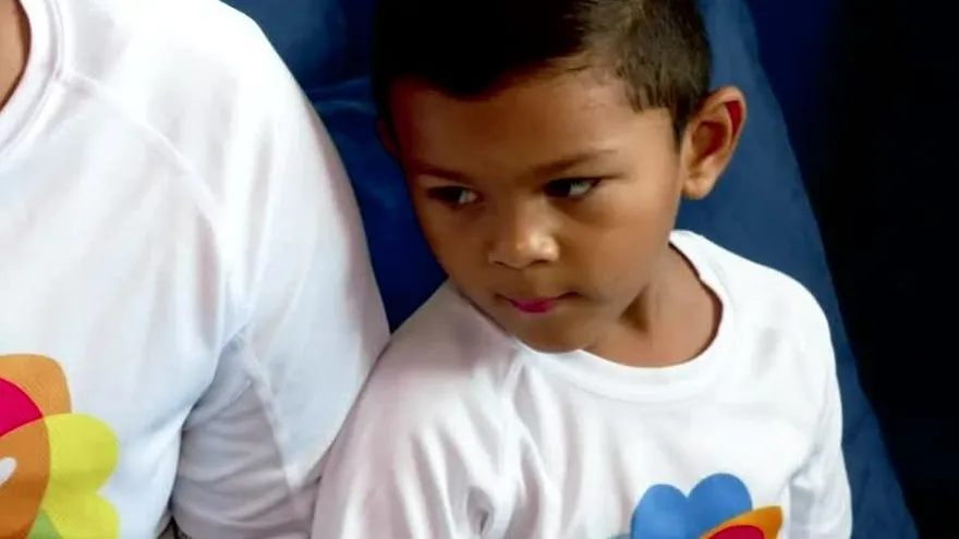 Abdías, un niño de cuatro años que lucha contra una enfermedad degenerativa