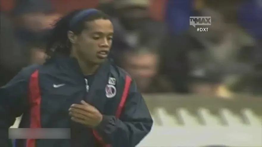 Revelan indisciplina de Ronaldinho y Guardiola dijo que Yayá Touré no jugará