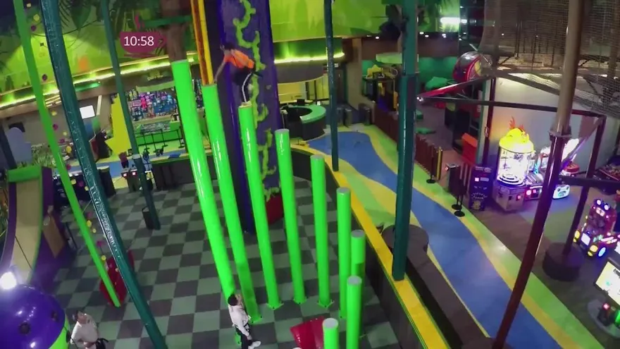 Jelou Kids Escalera Aérea.