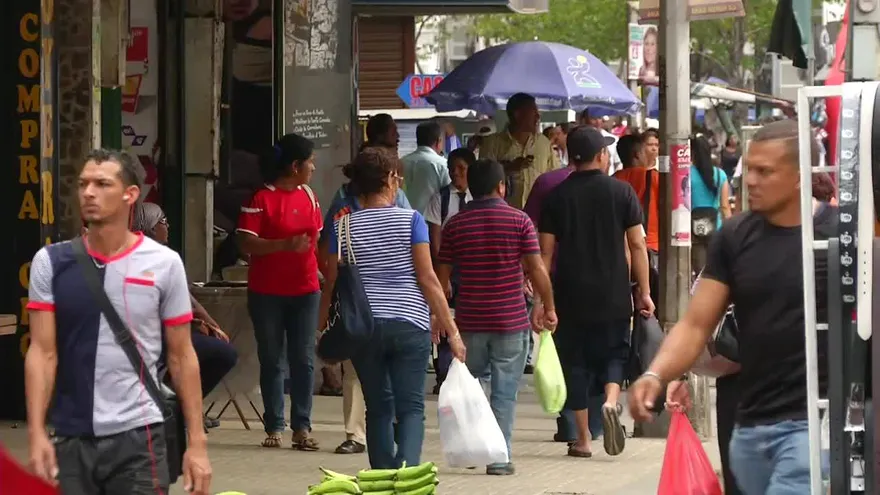 ¿Ahorran el décimo los panameños?