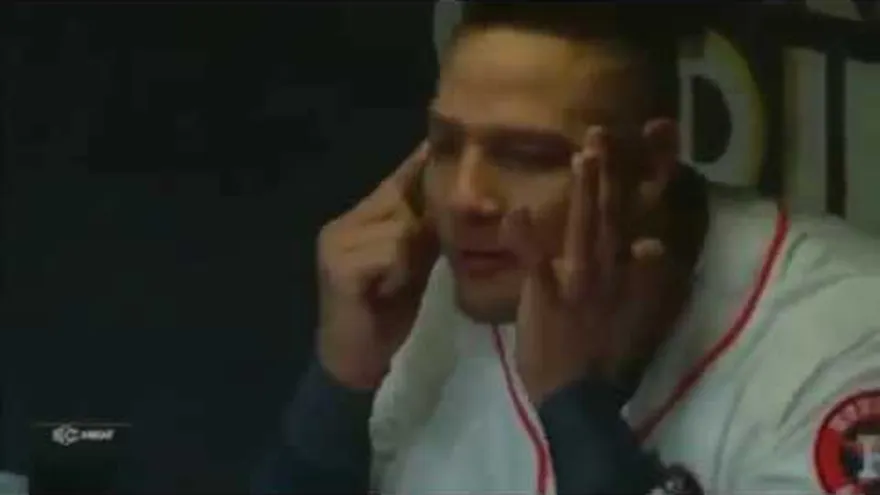 Gesto de Yulieski Gurriel a Yu Darvish