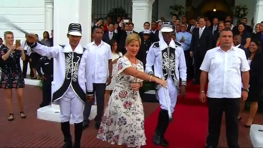 Primera Dama recuerda sus años como batutera en desfiles patrios