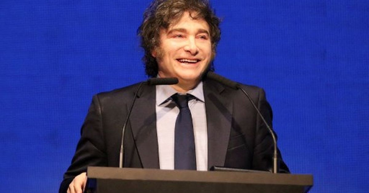 Presidente argentino Milei inicia segunda mitad de mandato con reformas polémicas y negociaciones clave