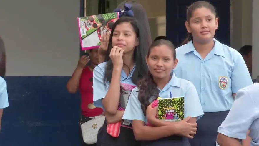 Escuelas de San Miguelito inician año escolar 2017