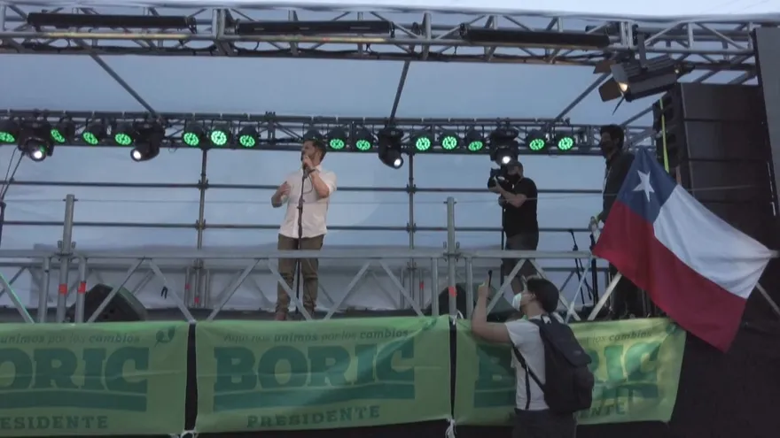 Gabriel Boric se convierte en el presidente más joven de Chile.