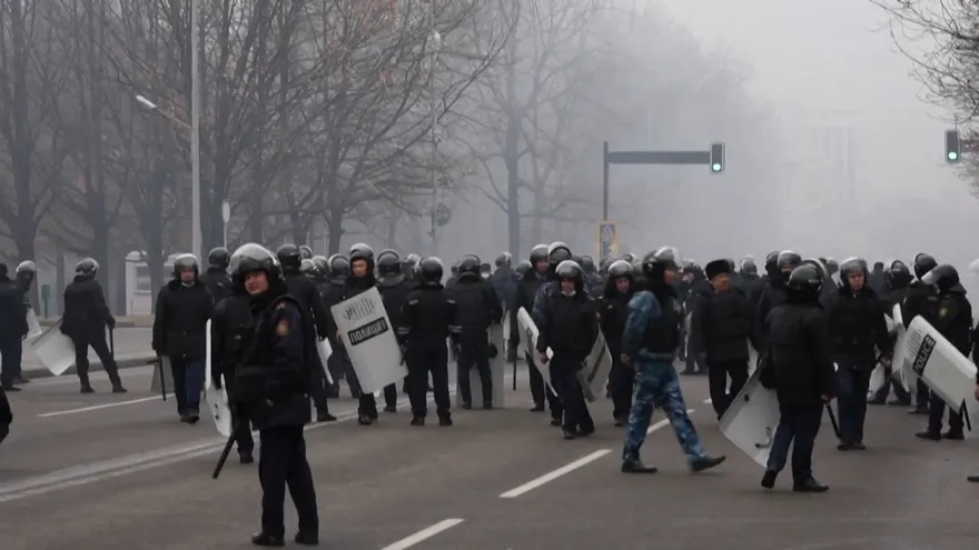 Decenas de muertos y un millar de heridos en los disturbios en Kazajistán