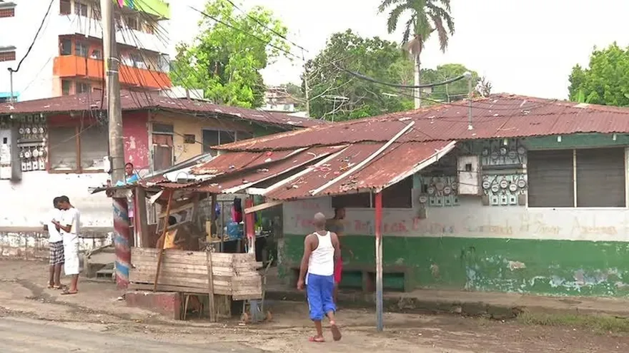 Familias en Río Abajo son víctimas de las fuertes lluvias en la capital