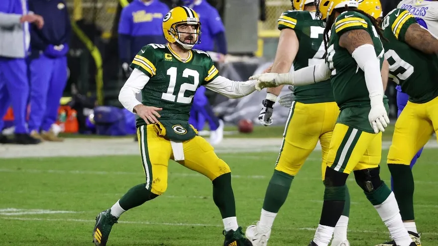 Packers vencen a los Rams y avanzan a la final de la Conferencia Nacional de la NFL