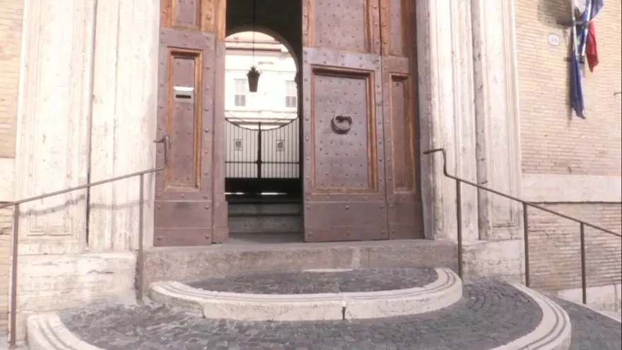 300 millones de alumnos sin clases y anulaciones en cadena por coronavirus.