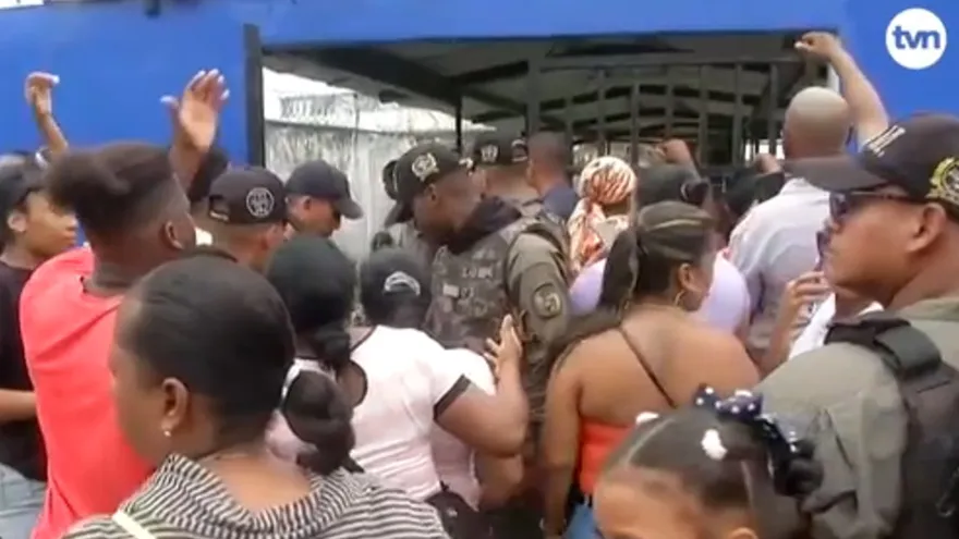 El Ministerio de Educación evalúa colocación de detectores de metales en escuelas