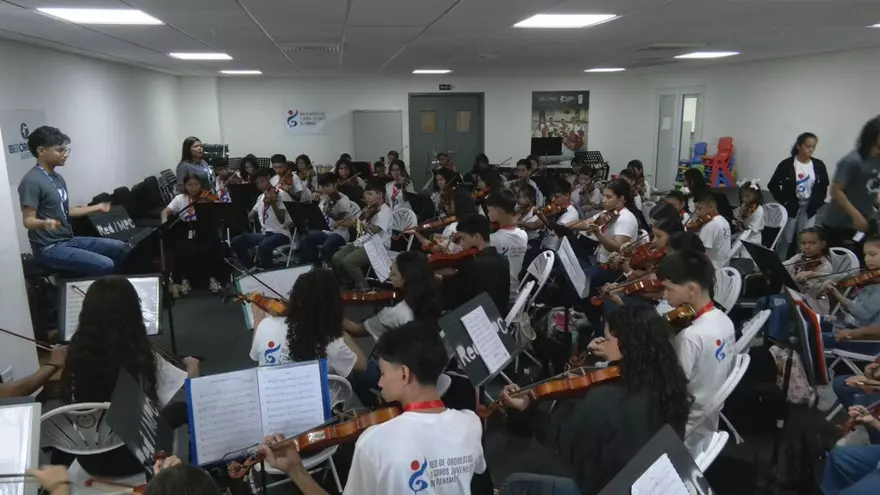 Cerca de 800 niños participan del campamento musical 'Mil Corazones, Una Misión'.