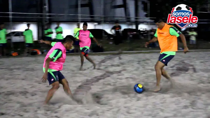 La pre-selección de fútbol playa está en actividad
