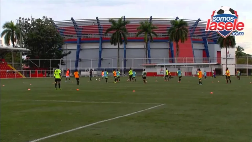 La Sele Sub-16 arrancó sus trabajos comandados por el DT Juan Carlos Cubilla