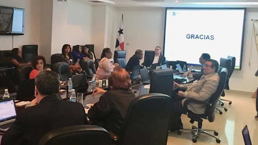 Aprueban ajuste de escala salarial a funcionarios  de la CSS