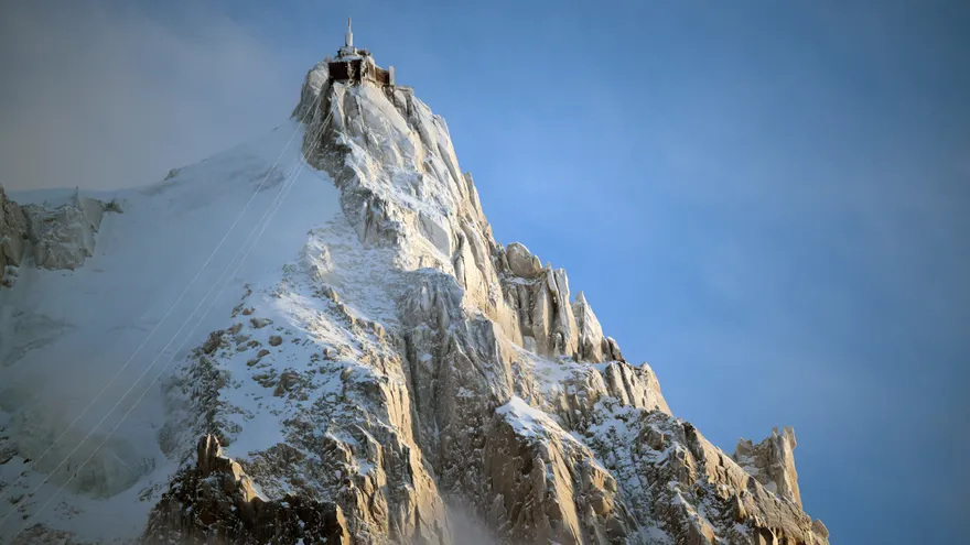 El Mont Blanc mide casi dos metros más que en 2023, según topógrafos expertos