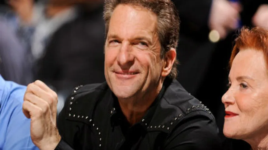 Copropietario causa polémica por comentario racis