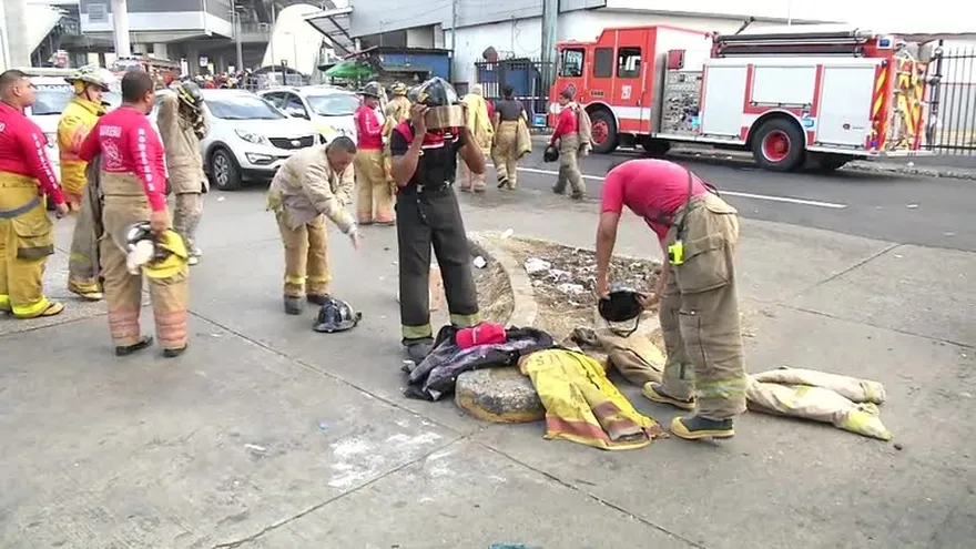 Ante incendios de gran magnitud, se notan las falencias de los bomberos