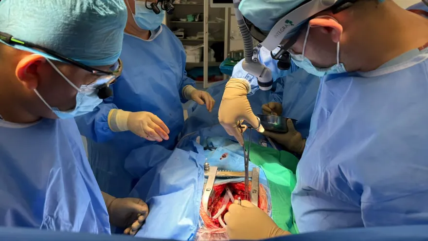 Médicos panameños realizan compleja cirugía cardiovascular