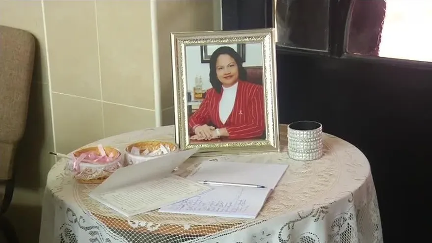 Realizan honras fúnebres de la excontralora Gioconda Torres de Bianchini