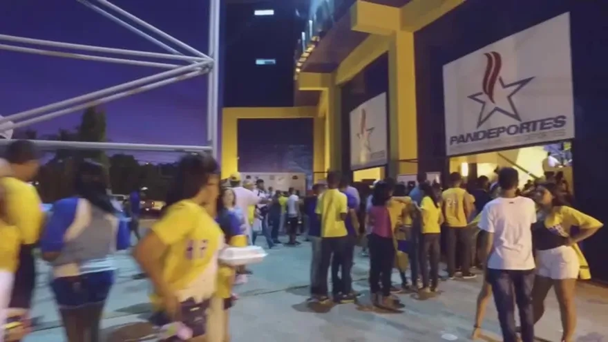 La afición se vuelca por sus equipos en la final Herrera vs Panamá Metro