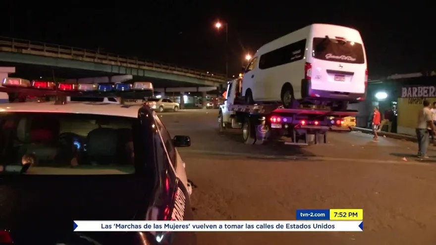 Más requisitos para quienes remuevan autos con grúas