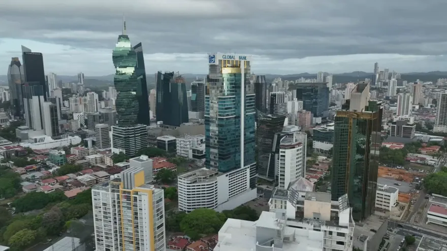 Foro Económico Mundial reúne a 27 líderes empresariales de 17 países para impulsar inversiones.