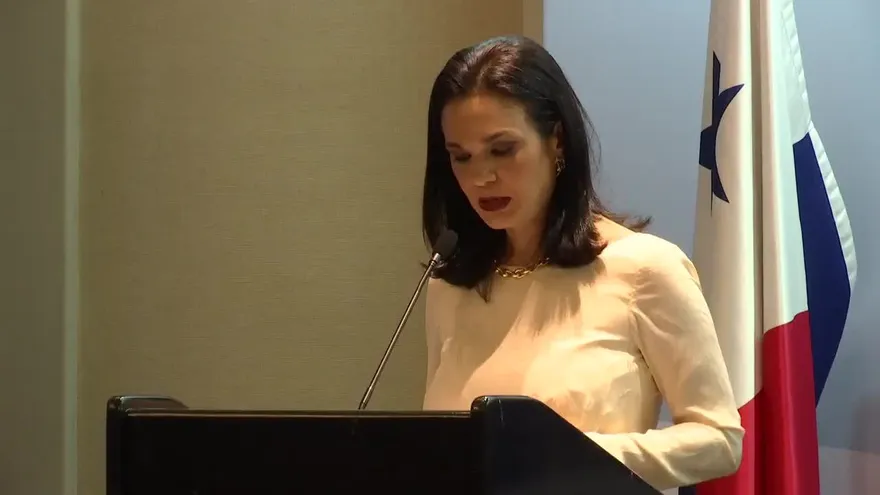 Los temas que le provocan indignación a la Canciller De Saint Malo