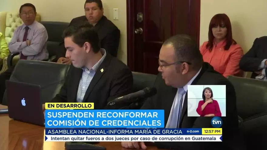 Suspenden reconformar la Comisión de Credenciales