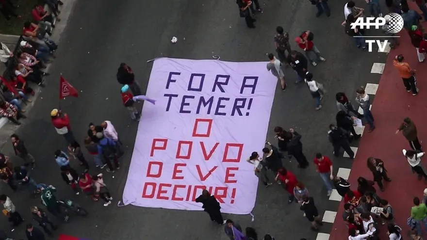 Miles protestan en Brasil contra "golpe" de Temer
