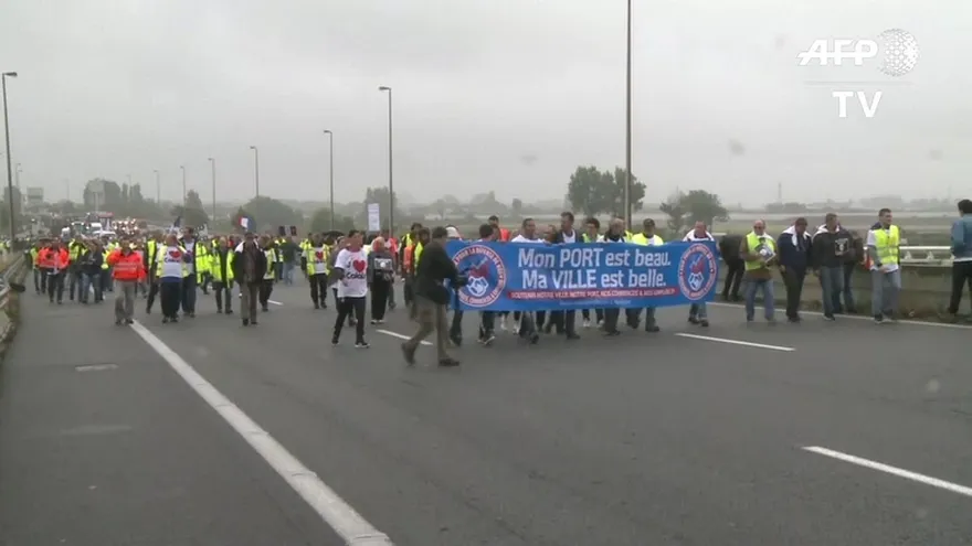 Comerciantes exigen cierre de campamento de migrantes en Francia
