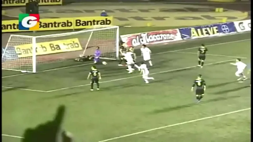 El panameño Rolando Blackburn anota su primer gol del 2015 con Comunicaciones