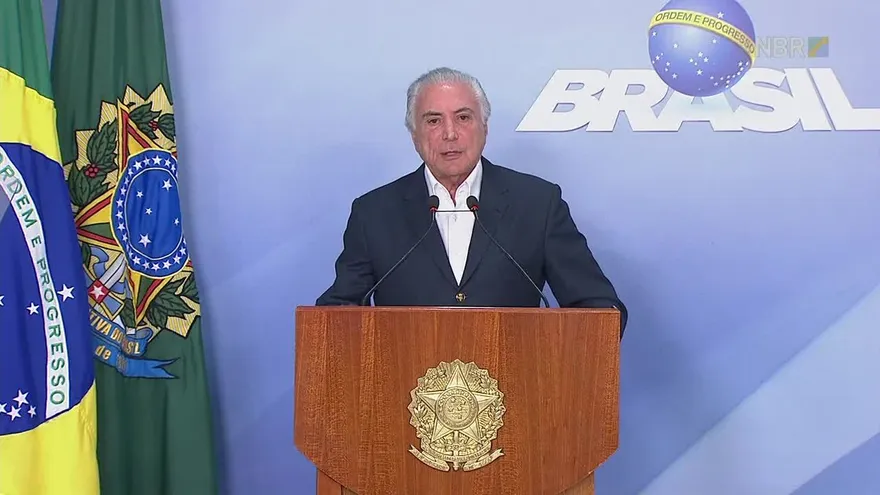 Temer reduce precio de diésel en Brasil por huelga de camioneros