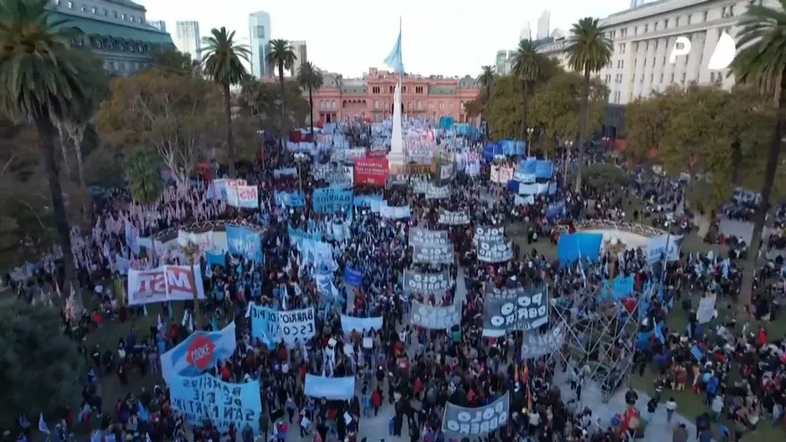 Reclamo de acciones urgentes ante la galopante inflación en Argentina.