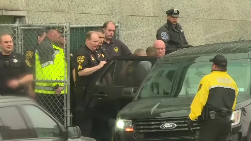 Bill Cosby es condenado a entre tres y diez años de prisión