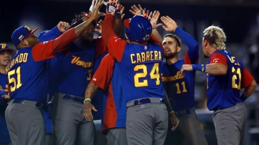 Venezuela vence a Italia y avanza a segunda ronda del Clásico Mundial de Béisbol.