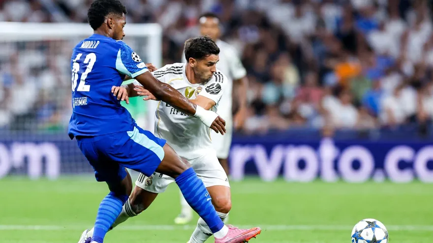 Michael Amir Murillo en partido  de Champions League con el Real Madrid