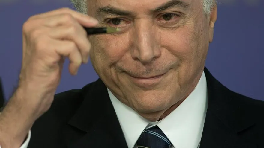 El presidente de Brasil, Michel Temer, participa hoy, jueves 6 de julio de 2017, en una ceremonia de anuncio de nuevas vacantes del fondo de financiamiento estudiantil (FIES), en Brasilia (Brasil).