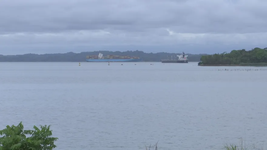 Canal de Panamá ejecuta vertido preventivo en la represa de Gatún