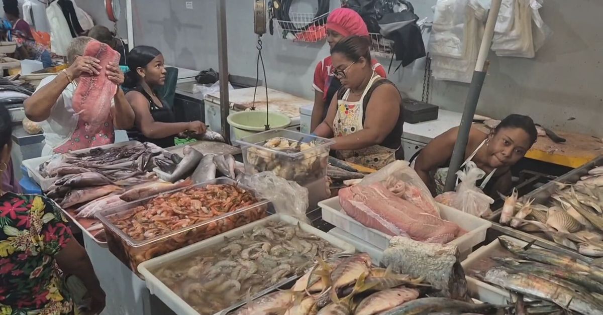 Mariscos a precios 'razonables' marcan las compras de Jueves Santo en Colón