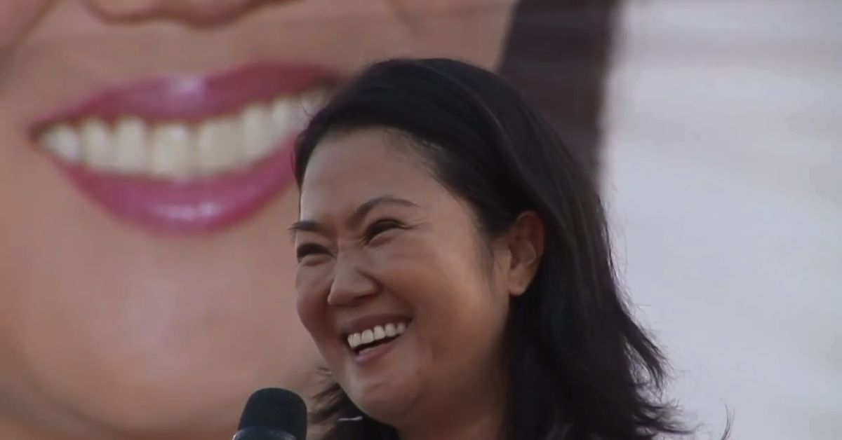 La derechista Keiko Fujimori supera a Roberto Sánchez en sondeo para balotaje en Perú