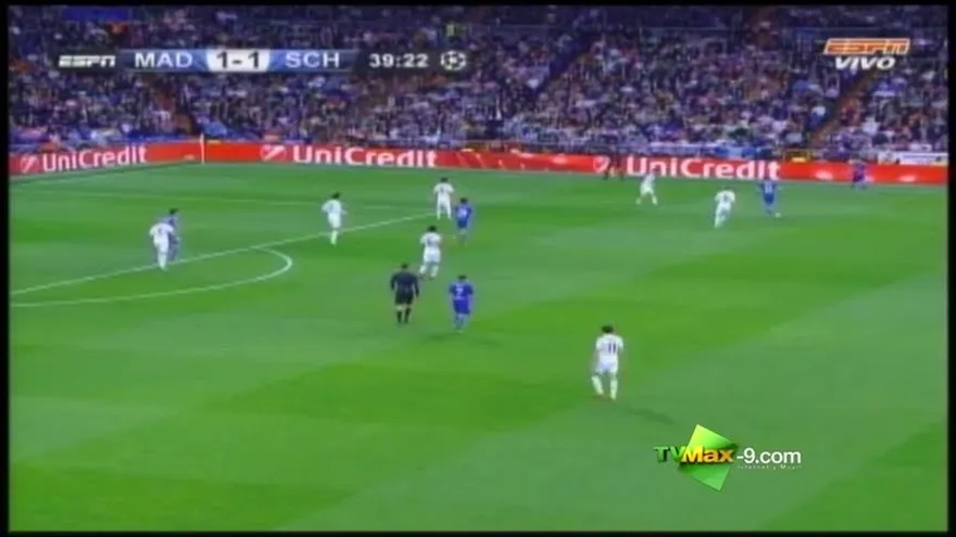 Gol de Huntelaar Min 40 - Real Madrid 1-2 Schalke