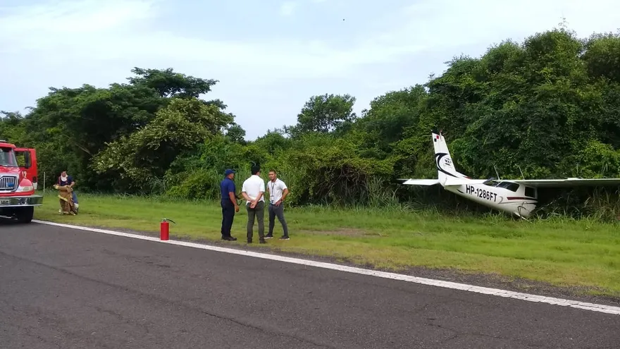 Avioneta con dos tripulantes se accidenta en aeropuerto de Chitré