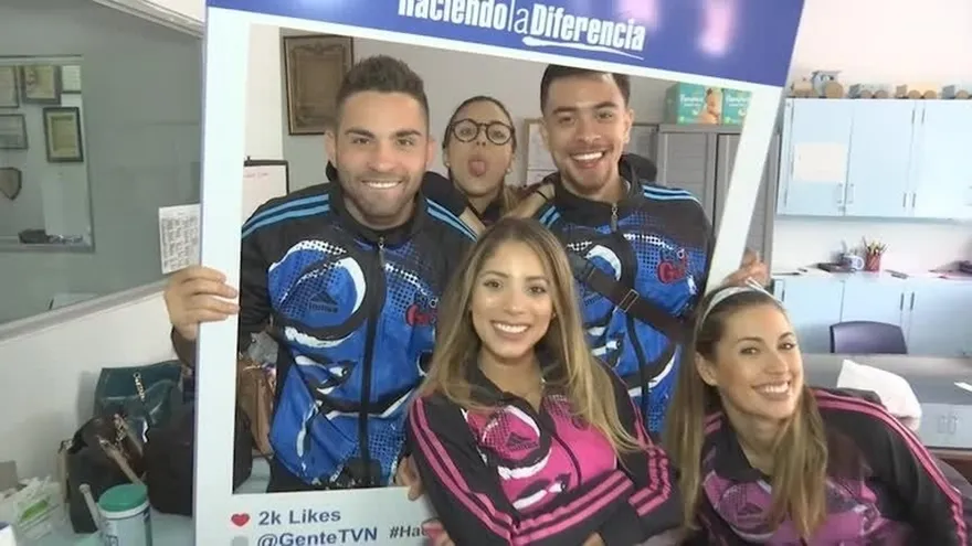 Las Curvas y los Machos visitaron el Hospital Del Niño