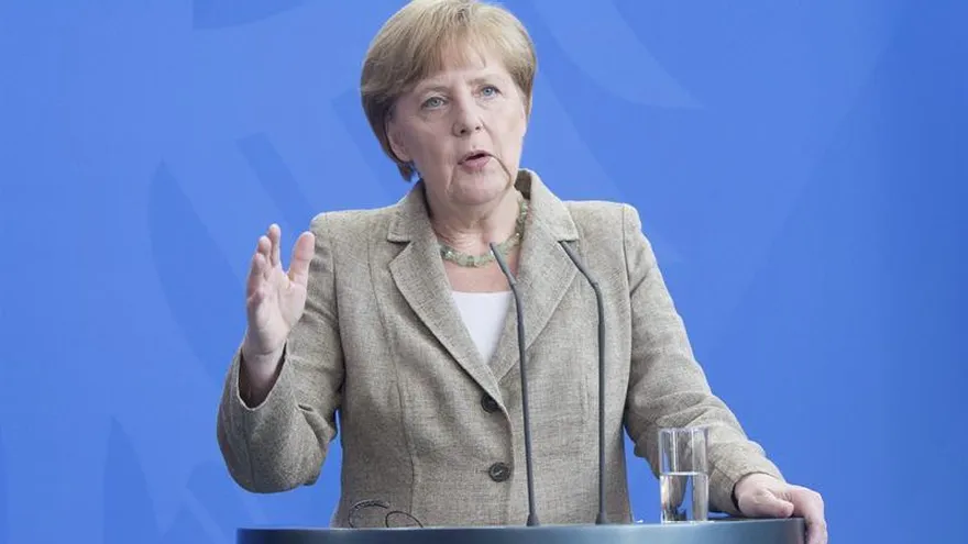 La canciller alemana, Angela Merkel, comparece durante una rueda de prensa en la Cancillería de Berlín, en Alemania.