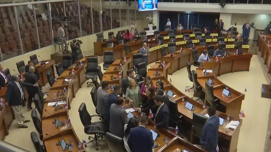 Pleno de la Asamblea Nacional se decretó en receso hasta el próximo lunes 19 de mayo.