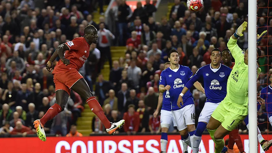 Liverpool aparta a Sakho después de dar positivo en un control antidopaje