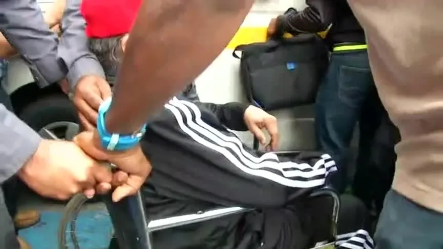 Noriega es trasladado a Medicina Legal