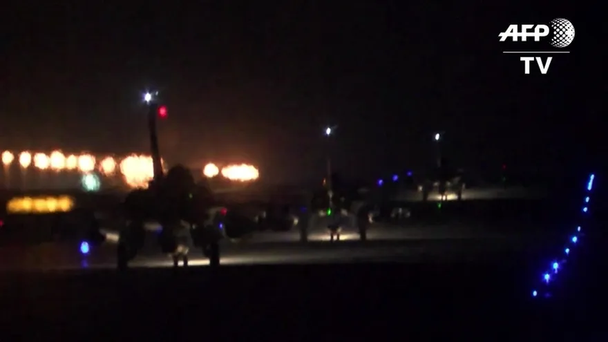 Francia bombardea capital del “califato” yihadista