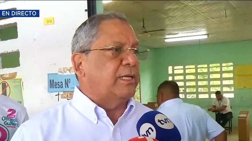 Precandidato Olmedo Guillén vota en las elecciones CD