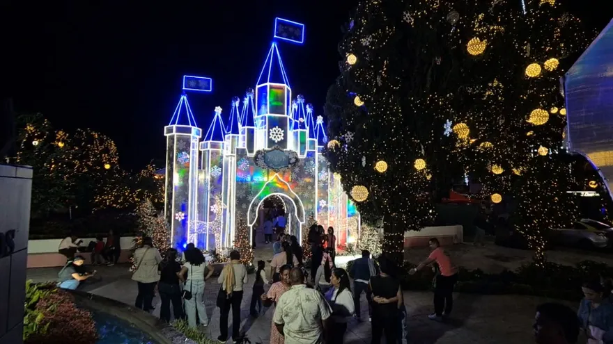 Alumbrado navideño del parque central de Boquete